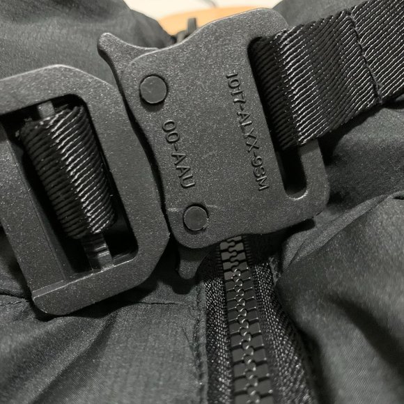 1017 ALYX 9SM Black Down Classic Bondage Puffer size Small - Picture 4 of 10